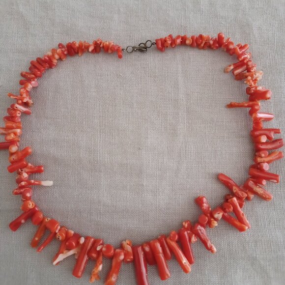 CORAL NECKLACE - Picture 2 of 2